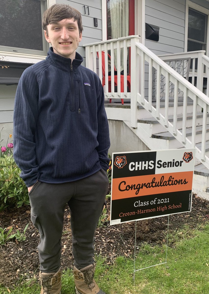 CrotonHS's tweet image. Happy Tuesday CHHS!  Today we are featuring seniors Noah and Nina! Each day, we are sharing pictures of the Class of 2021 with their signs and celebrating our seniors 🐯🧡🖤🐯 (thank you @CrotonPtsa).  #TigerPride @CHUFSD