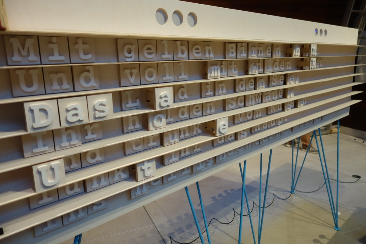 DLAMarbach's tweet photo. Marbacher ›Poesie-Hackathon‹ am 18.6.: Wissenschaftler:innen aus Halle, Marbach, Moskau, Potsdam, Stuttgart & Würzburg fragen: Was ist Poesie, wenn wir sie als Daten-Ansammlung analysieren? Im Zentrum: Gedichte von Schiller, Mörike, Hölderlin & Celan. https://t.co/qQuZPW30i3 https://t.co/uRBEGcuVxP