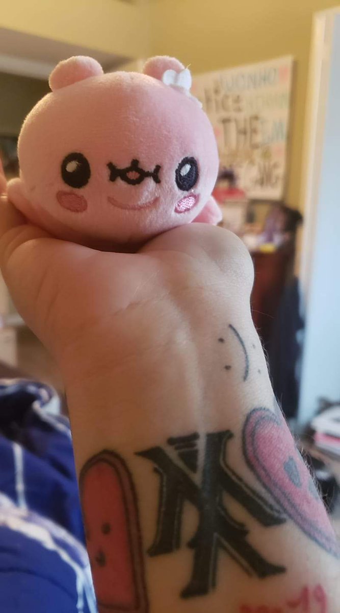 Breezy4monstax's tweet photo. Awww its been a year since I bought this squishy. My facebook told me so 🤣 @TWOTUCKGOM @OfficialMonstaX #minggom #MINHYUK https://t.co/i6MZyAaZQ8