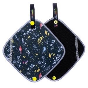 ShellsEllison's tweet image. Let’s talk about wild weeing!  If you’ve been putting up with drip drying or carrying in/out your own toilet paper in the outdoors, there is now a hygienic and environmentally friendly, perfectly designed solution and it’s now in the UK. Check out the Kula Cloth - link in my bio!