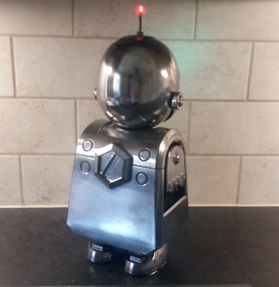 ✨CLANK'S FINALLY FINISHED✨
After many loooong months of printing, sanding and painting he's finally done! Man this took way longer than I'd hoped haha 😅

Hope you don't mind me tagging a few people 🥺👉👈
#RiftApart #RatchetPS5 #3Dprinting #RatchetAndClankPS5