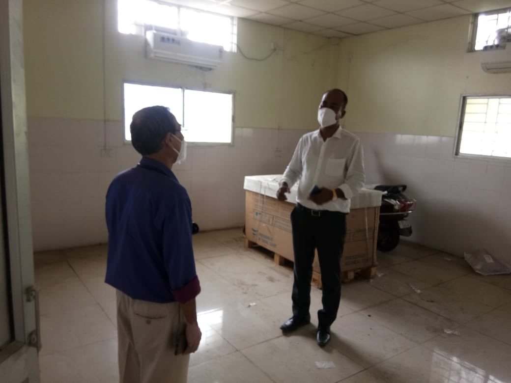sdiproMRG's tweet photo. Sri. Palash Rajkumar Ahom, ACS, ADC i/c Margherita inspected the infrastructural readiness in dealing with the Covid-19 at Ketetong BHPC and Margherita FRU today. @CMOfficeAssam @DC_office_tsk @NrhmAssam @diprassam
#assamfightscorona
#getyourselftested
#administrationsupport https://t.co/EHSJf9syLY