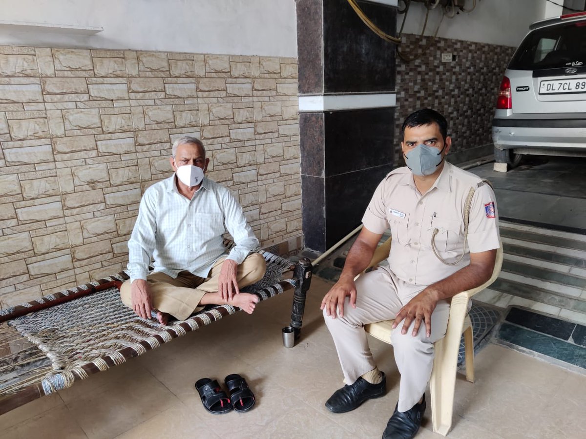DCPEastDelhi's tweet photo. During the Lockdown period #SeniorCitizens were contacted regularly in the #EastDistt to ensure their well-being &amp; arranged medicines, groceries etc.
#DilKiPolice 
@DelhiPolice
@CPDelhi https://t.co/Wagse9usvW