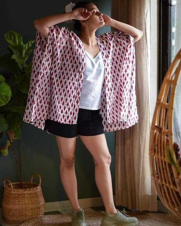 suta_bombay's tweet photo. MOODY FLAKES (KIMONO)

This free-fitting shrug is maybe just what you need to turn your smile bigger! This red cotton block-printed shrug is love that took the shape of fabric!

#Suta #kimono #newday #pjsets #pjs #pjsallday #pjparty #newpost #newcollections #newarrivals https://t.co/0XBhYBICSC