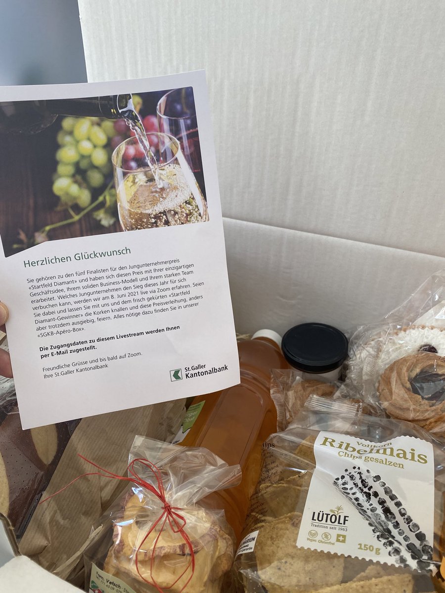 caos_ch's tweet photo. #startfeld #diamant @sgkb_news
Danke für die Apéro-Box 👍wir freuen uns auf heute Abend 😉 https://t.co/QTAhKo0wxI