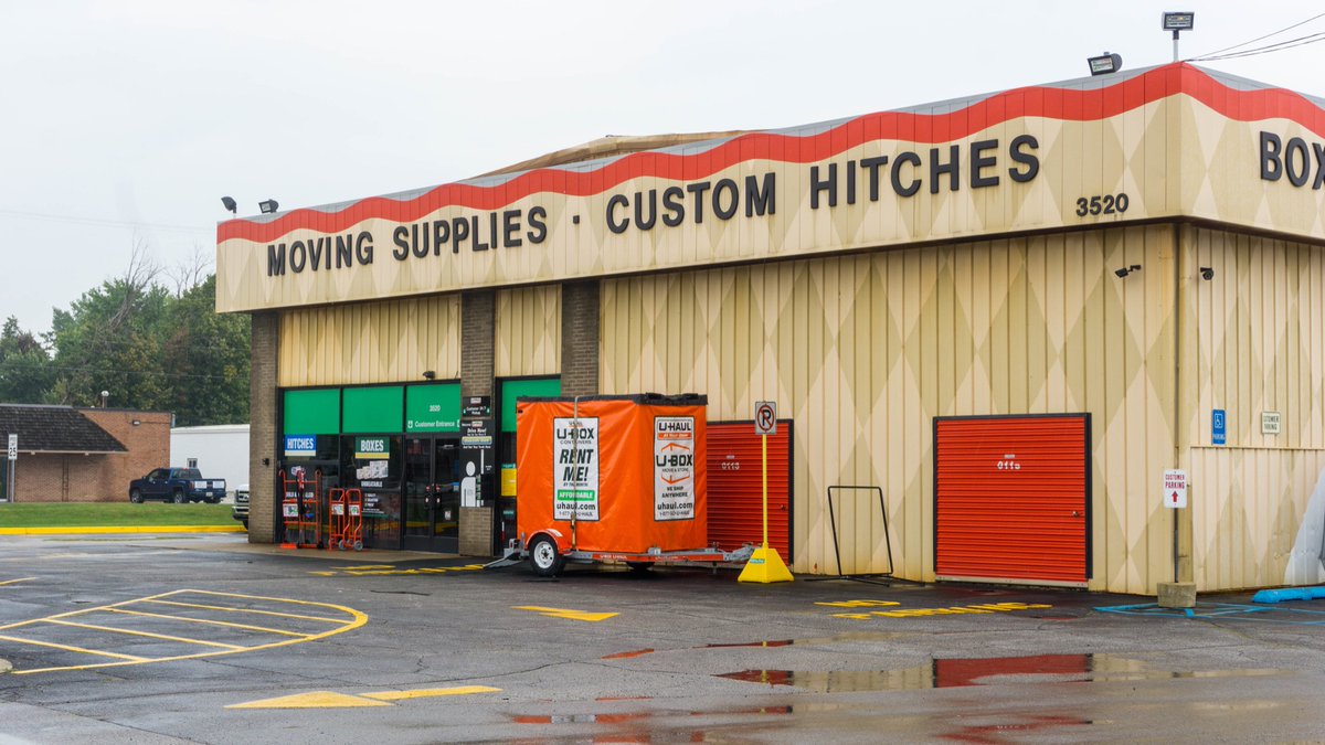 The design of UHaul building exteriors is super underrated