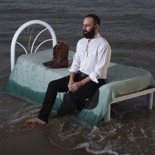 #Reseñas✍️ El cantautor uruguayo <a href="/jhonalemole/">Jhona Lemole</a> editó Celebrar, su nuevo disco. En esta nota te lo contamos

📸Lucia Villamil y Ana Carolina Acosta 
➡️clicseternos.com/jhona-lemole-s…