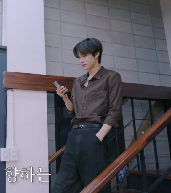 : กูเจอคนล้วงกระเป๋าว่ะ 
: เป็นไงวะ
: ผัดสัว ผายชิบหาย ผุดที่สัว แผงอย่างรัว