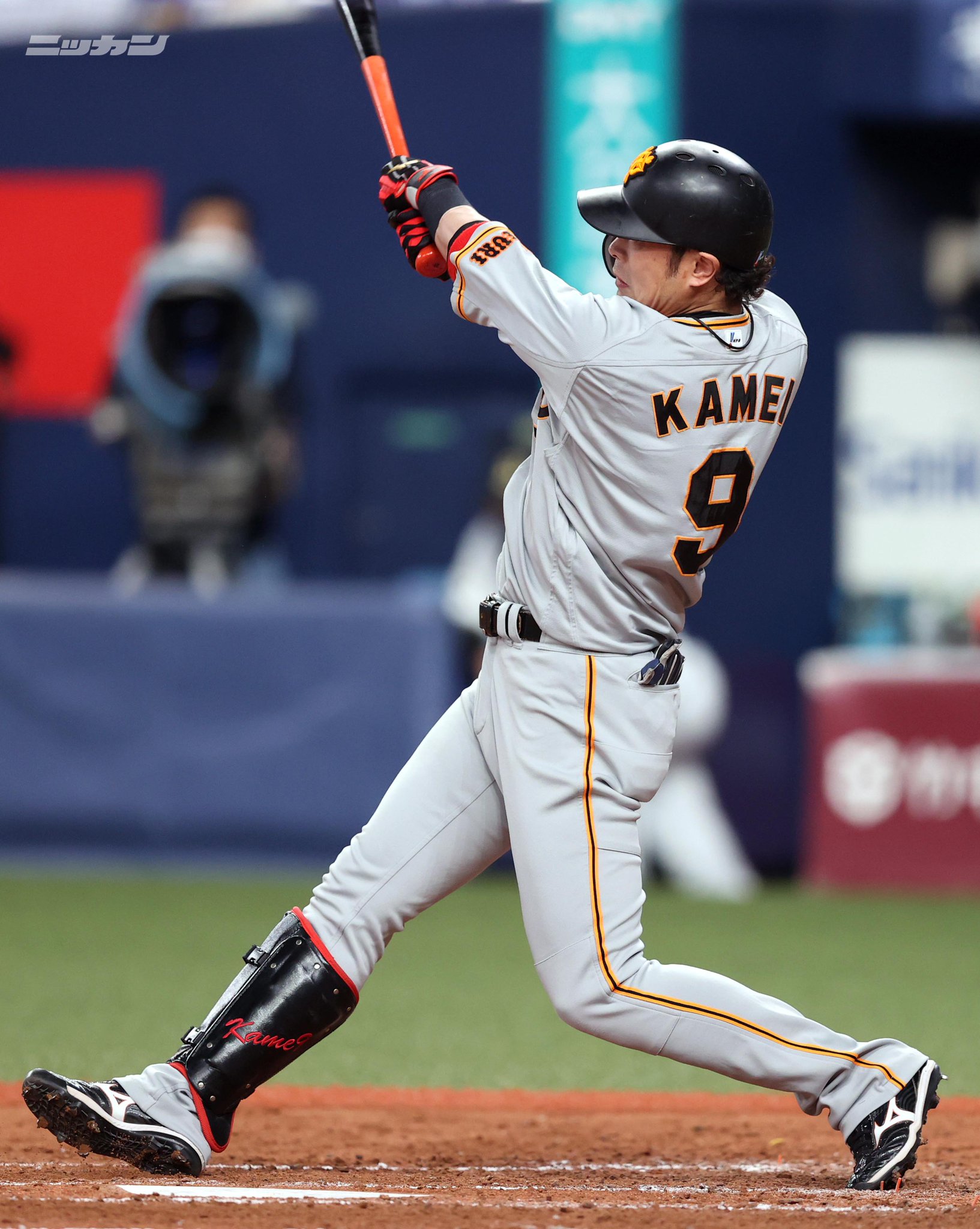 サブロー　亀井善行選手フレグランス E3XLwuEUUAQ-Uo4.jpg:large