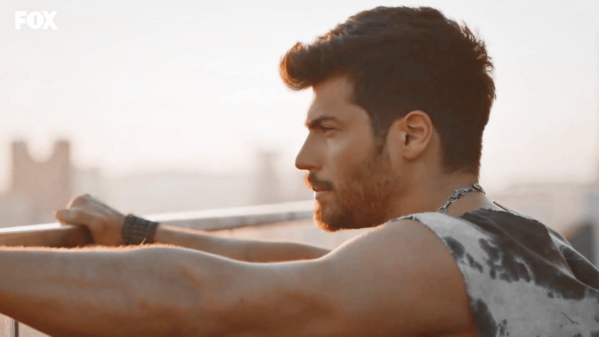marrmat's tweet photo. Dimmi che ti stai innamorando senza dirmi che ti stai innamorando. 

Comincia Özgür: 

#MrWrong https://t.co/npJNzuyH3h