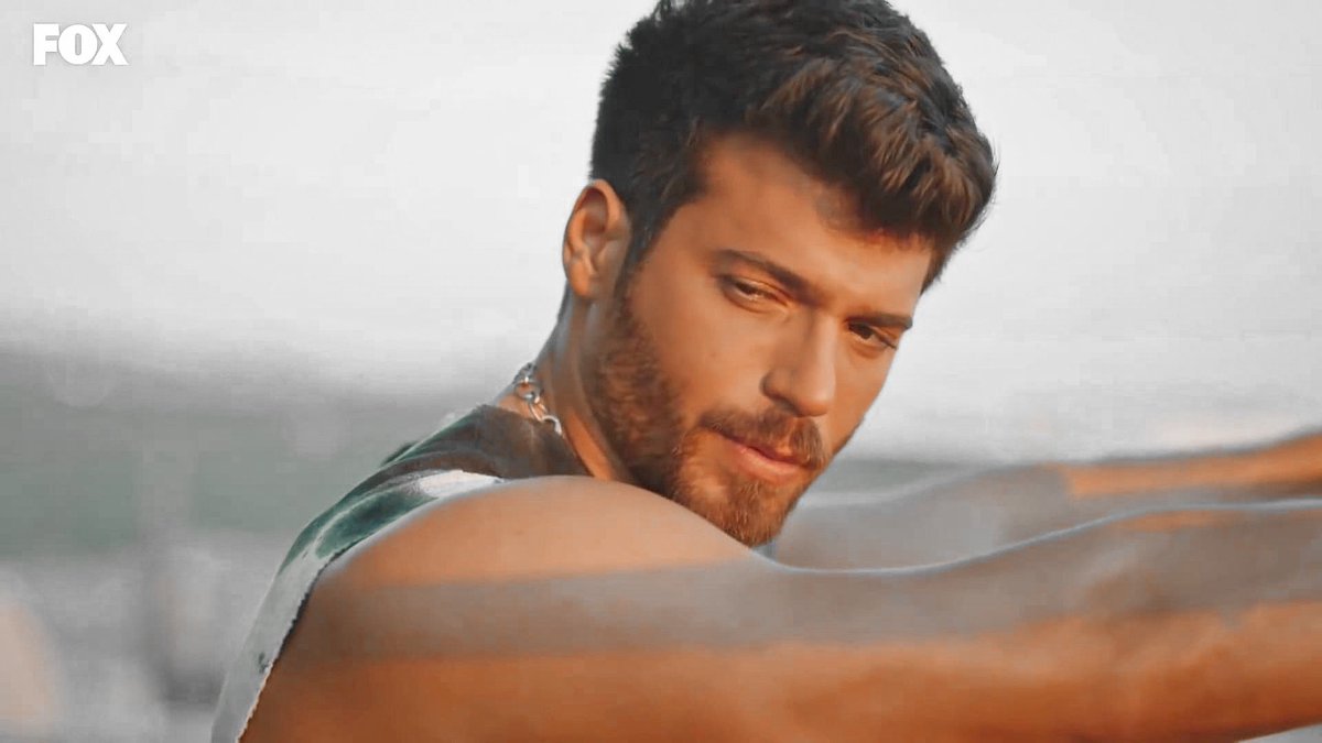 marrmat's tweet photo. Dimmi che ti stai innamorando senza dirmi che ti stai innamorando. 

Comincia Özgür: 

#MrWrong https://t.co/npJNzuyH3h