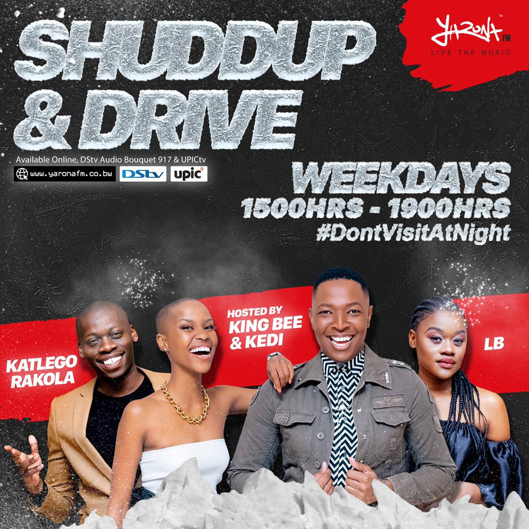 yaronafm's tweet photo. #DontVisitAtNight #SeetebosigoNgwanaka
Madume ke ao Shudders! Let's ROCK with King Bee @andrepitse & @LezozoOnAir.🔥🎶TUNE IN re buwe ka pregnancy glow with Candy Zongwane from Fitness Candy on #RushHourChats 🕺🏾💃🏾📻🎧
#YaronaFM #ShuddupandDrive https://t.co/KNu5a7FbHO