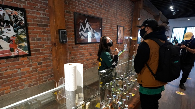 Washington state marijuana stores can offer joints for vaccines ctvnews.ca/health/coronav…