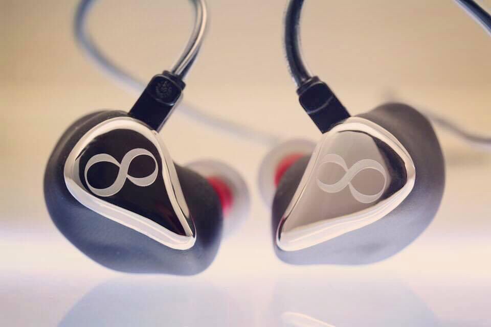 K2Craft_JP's tweet image. A silver face plate made to order from the staff of InEar Monitoring in Germany four years ago.

#InEarMonitoring ProPhile 8