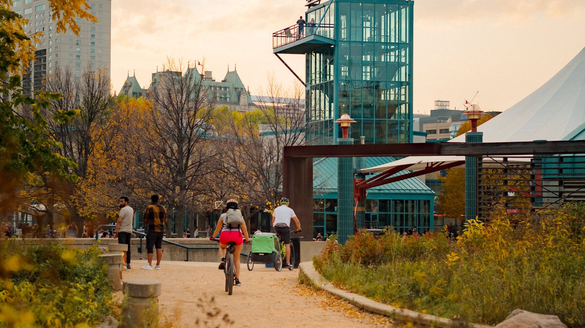 DowntownWpgBIZ's tweet photo. π² Take your bike on a Sweet Ride!
π¨ Will you visit FΓͺte Ice Cream & Coffee? Maybe @jennaraecakes at @TheForks? Getting downtown by bike is easy using the Central Winnipeg Bike Loop.
πΈ Tag a pic with #SweetRide2021 & #BikeWeekWPG for a chance to win prizes! https://t.co/zc37s8rO8X