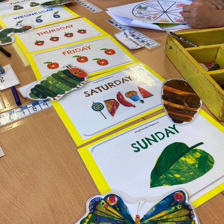 Els alumnes de P5 han estat treballant a l'assignatura d'Anglès el conte: "A Very Hungry Caterpillar"🐛. 
All of you have done an amazing job! 👏🏻🤩
#escolaramoncastelltort #ramoncastelltort #AFARamonCastelltort #AFARC #igualada