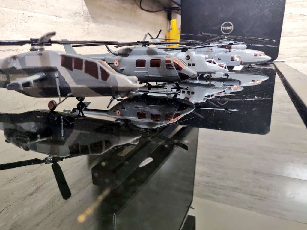 prints_india's tweet image. Heli fleet 🇮🇳 #INDIANAIRFORCE💪
#helicopter #Haldhruv
#LCH #Mi17 #mi24 #mi26
#Russia
#India

Now don&apos;t ask me for chinhook or apache 😅