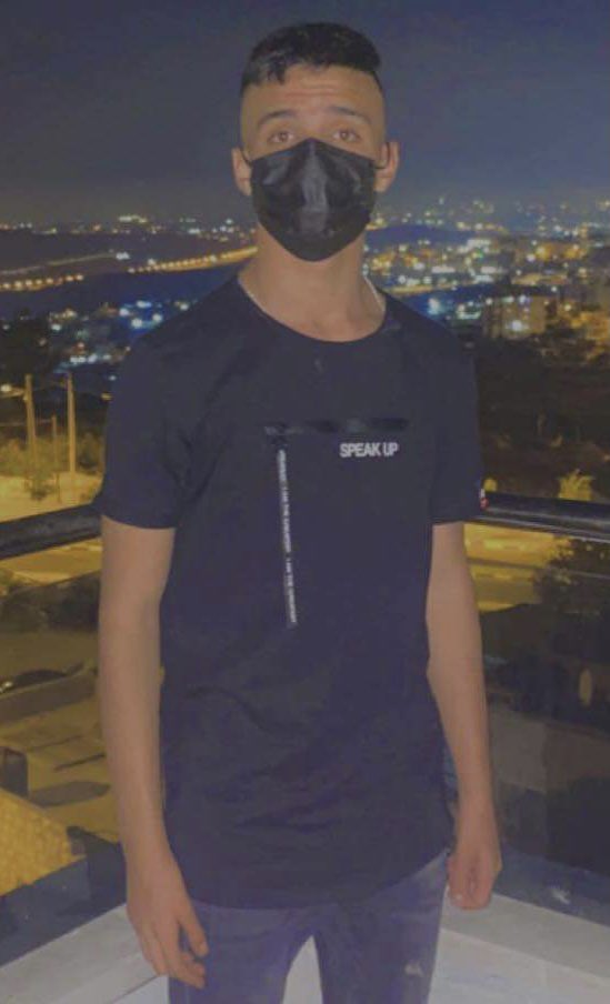 m7mdkurd's tweet photo. This morning at 5 am, The IOF arrested 17-year-olds Mohammad &amp; Saif Abu Khdair &amp; 18-year-old Oraib Abu Khdair after raiding their homes. 

The Occupation Authorities will hold these minors in jail for 6 extra days before trial. #SaveSheikhJarrah https://t.co/rNNKK5xVLo