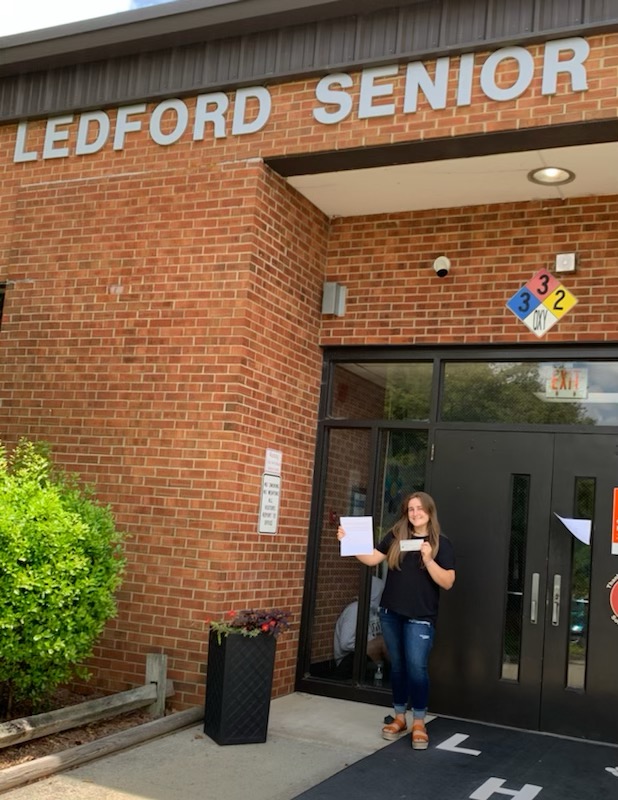 LedfordProud's tweet image. #LedfordProud of Julia Dooley for receiving the Community Impact Grant through DCEF for her “Project Fly”. 

Julia will be using her grant monies to build 🐦 &amp;amp; 🦋 houses for the sensory garden at Stoner-Thomas School. 🥰

Juliaaaaa #weareLedfordProudofyou #Ledfordfamily 🐾🖤🐾