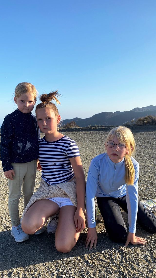chickenjoyjoy_'s tweet photo. Trio I REALLY love.

#gavigan
#capshaw https://t.co/wxLV8F7b1x