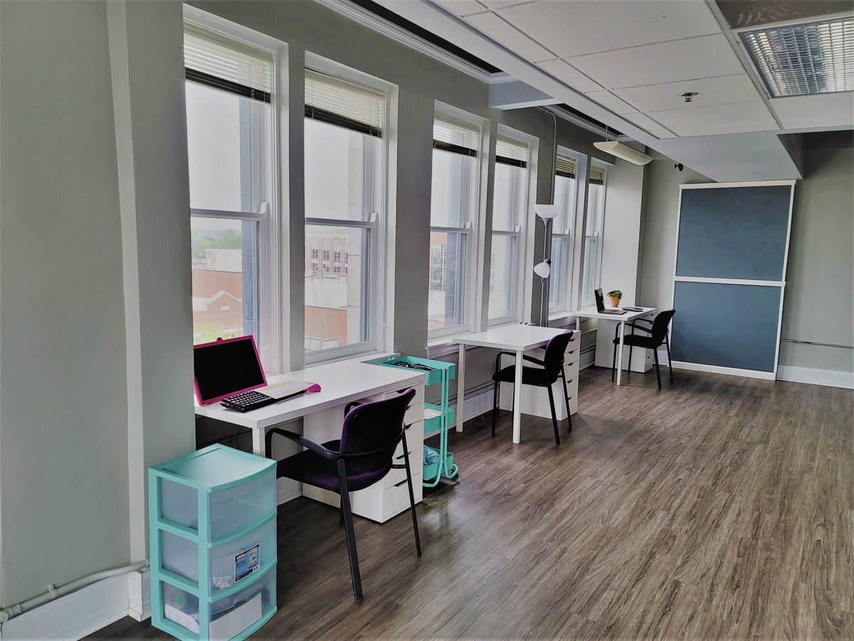 Check out our renovated 5th floor dedicated desk space with member only access and great views of Green and Hay St. Includes mailing services, conference room access. Schedule a tour. info@revolutionarycoworking.com
#coolspringdowntowndistrict #downtownfaync #flexibleworkspace