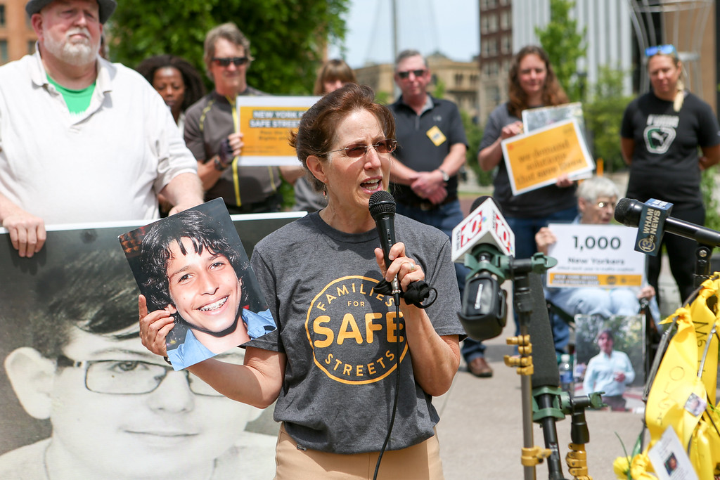 New podcast: Our co-founder Amy Cohen spoke with <a href="/patkiernan/">Pat Kiernan</a> from our 1,000 mile statewide road trip last week.

Now there's only 2 days left to pass #SafeStreetsNowNY bills, like Sammy's Law.

We hope you will listen @CarlHeastie <a href="/AndreaSCousins/">Sen. Stewart-Cousins</a>.

📻 ny1.com/nyc/all-boroug…