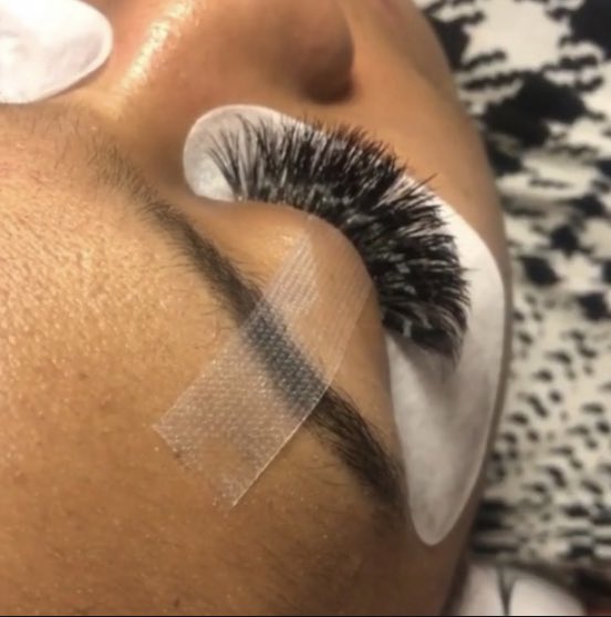 LeftEyeLay's tweet photo. Lashes and lipgloss all summerrrrrr #dclashes Lefteyelashes on IG📍 https://t.co/UpIGCumrnW
