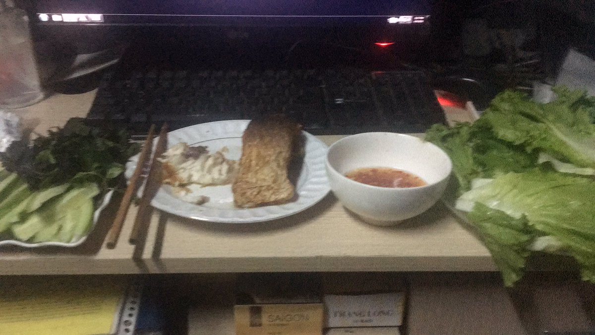 Ăn một mình buồn thật!
@VHuy84263683 
<a href="/hanguye12267705/">heGe</a>