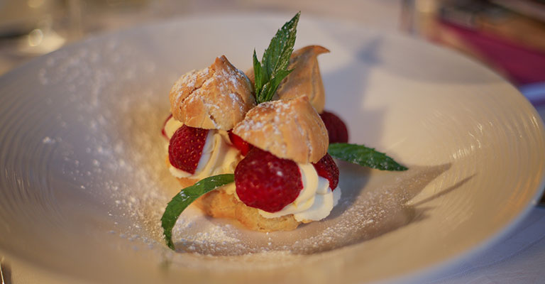 💪🏻 On vous l'avait promis. ON EST DE RETOUR !
Et le #ParisBrée de notre #Cheffe #VirginieXerri aussi, tiens ! 🍓
#9Juin #lesillondebretagne
#restaurant #tradition #réouverture
© 📸 @Ludovicideemiam <a href="/Anneideemiam/">Anne Inquimbert</a> pour #IdéeMiam