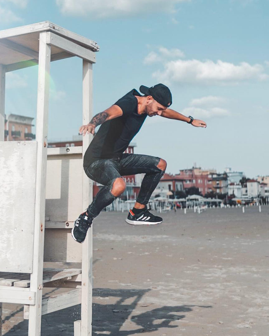 Jump for joy because it's finally time for a new Big &amp; Dirty release! 

Pre-save: beyourselfplay.nl/badr450d.otw

<a href="/LuisDeMark/">LUISDEMARK</a> #basshouse