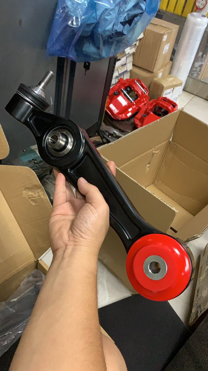 LachlanWen's tweet photo. Tesla Model S replacement arm #ElonMusk https://t.co/gL8qum2Uch