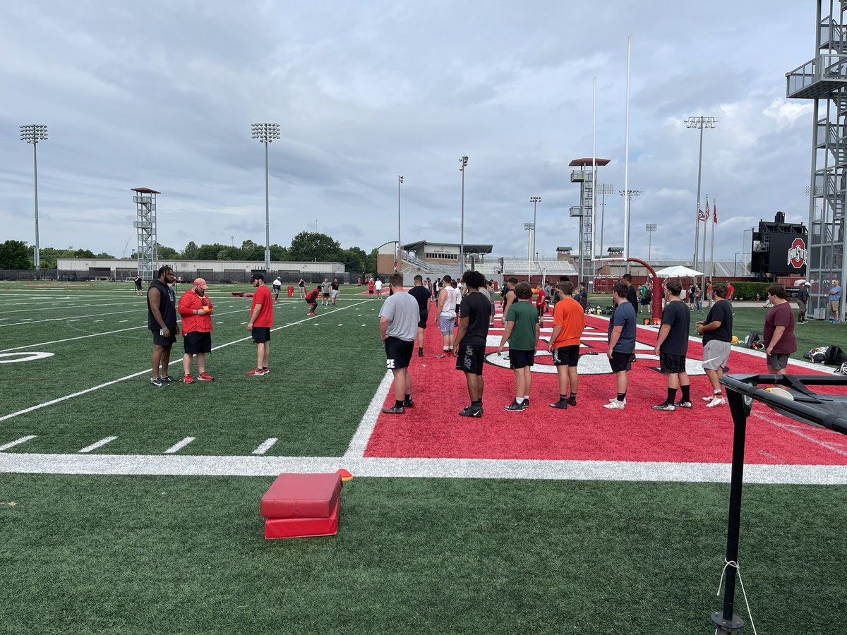 BuckeyeScoop's tweet photo. OL warming up.  Some good looking kids in this group.  Updates non-stop on https://t.co/bjLGbgyaUx https://t.co/wUAir0nP0H