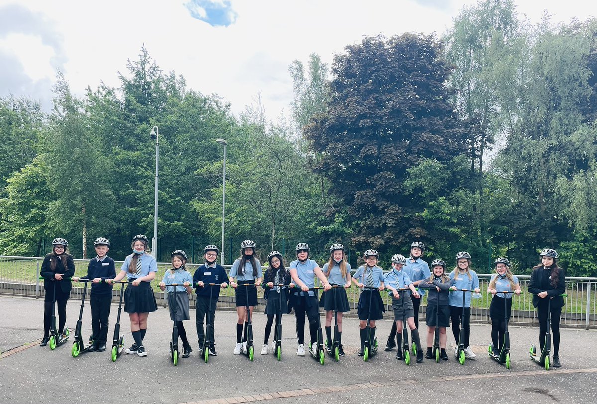 Mr_C_Derrick's tweet photo. @CraigheadPS @KirkintillochHS Your P7s were a credit to your school and community. Thanks also to our S2 guides for showing them round. #dreambigworkhardshowkindness https://t.co/UJBGy3FuxO