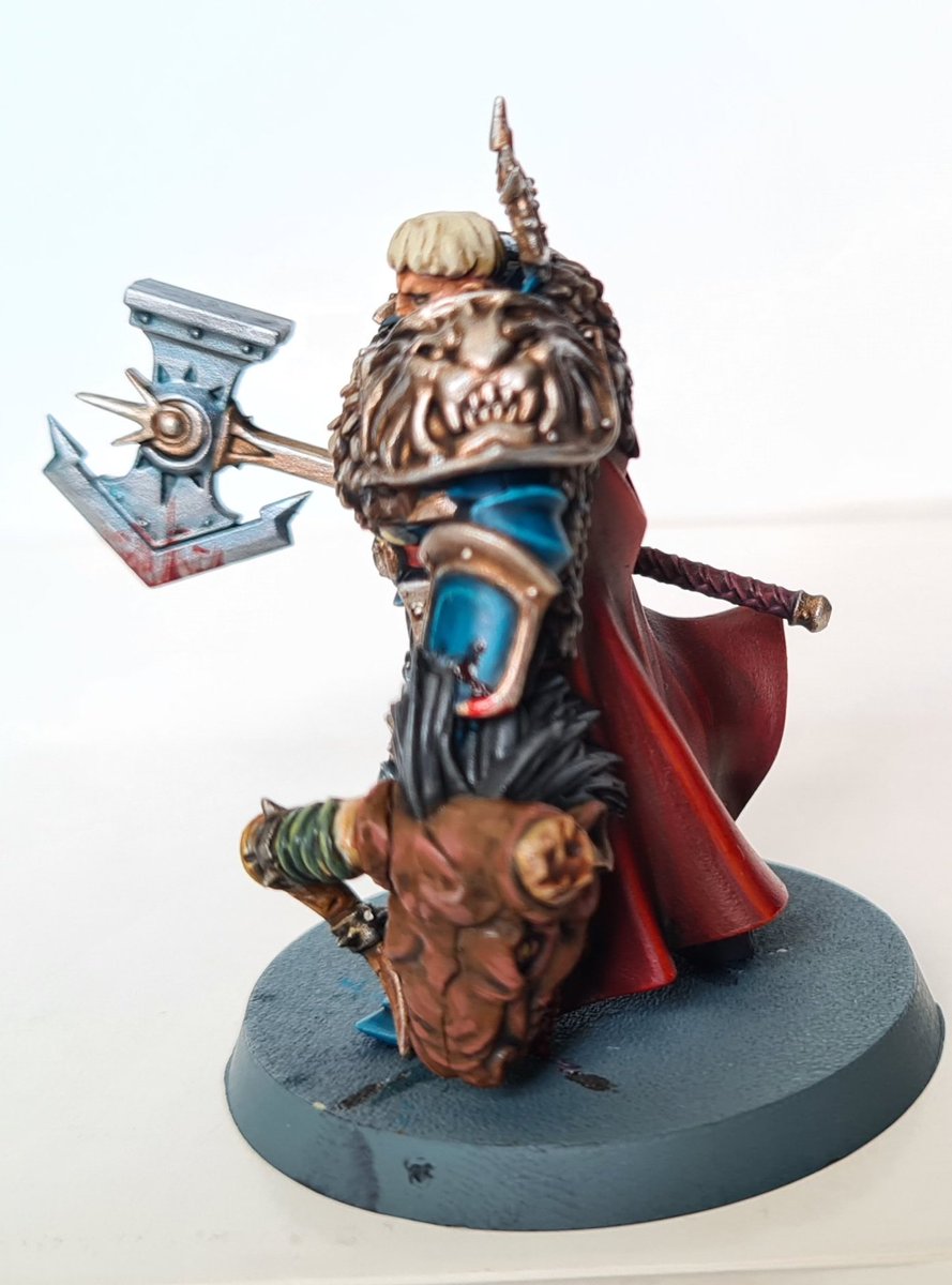 HandsVsWorld's tweet photo. My take on Sylas Beastbane. This is the scheme Ill likely use on the new Stormcast, its a little different to my Sacrosanct. I know he needs a base. #WarhammerCommunity #Warmaidens #Warmongers #StormcastEternals #SylasBeastbane #KnightQuestor #CelestialVindicators #AgeofSigmar https://t.co/d6EFhkHC0M