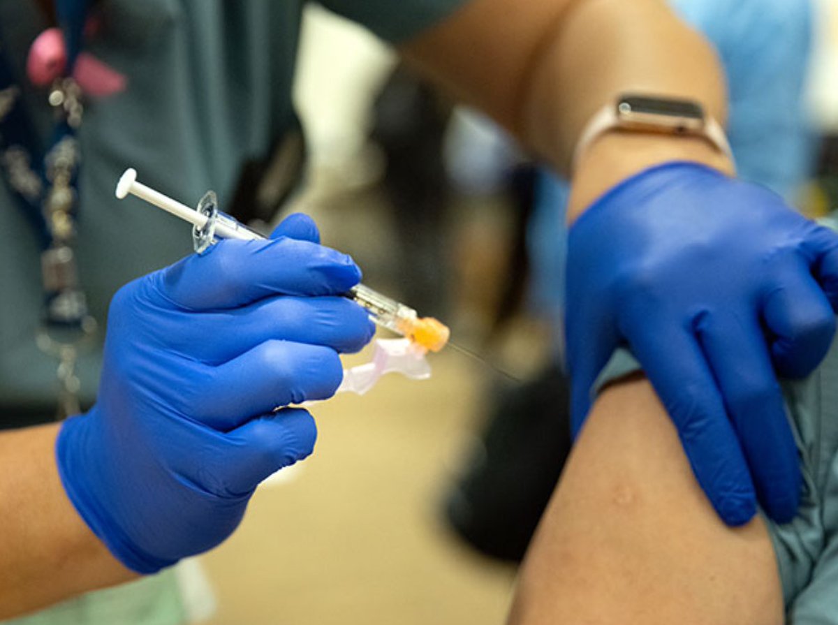 aboutKP's tweet photo. We are joining the @WhiteHouse for its #NationalMonthofAction sprint to vaccinate 70% of adults against COVID-19 by July 4. We're launching several programs, incentives and community grants to engage those that are unvaccinated and give them easy access. https://t.co/wkColdk0JG https://t.co/DRpnthLTry