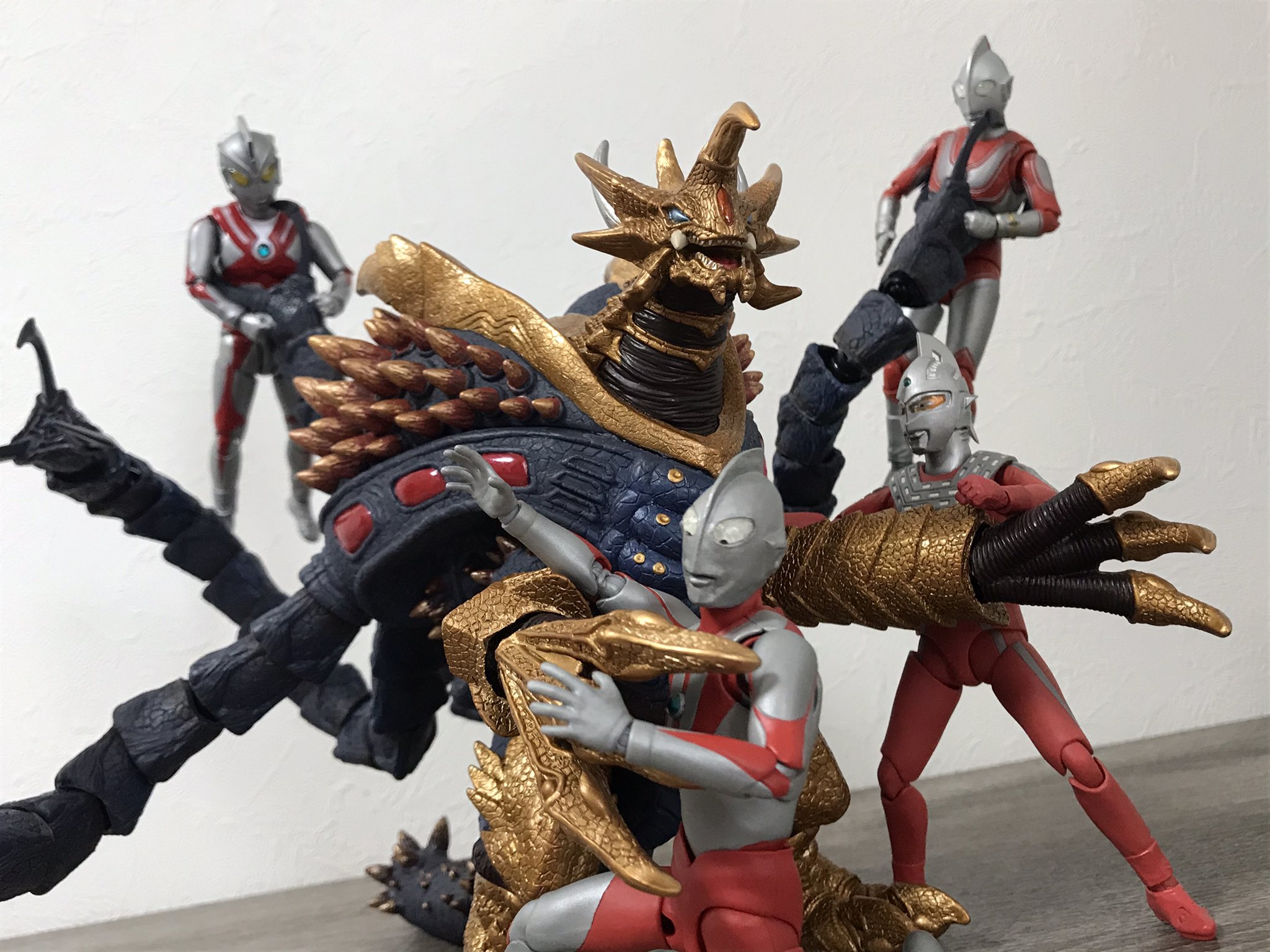 ウルトラマン Uキラーザウルス Uキラーザウルス - ウルトラマンメビウス・ファンサイト G.I.G.