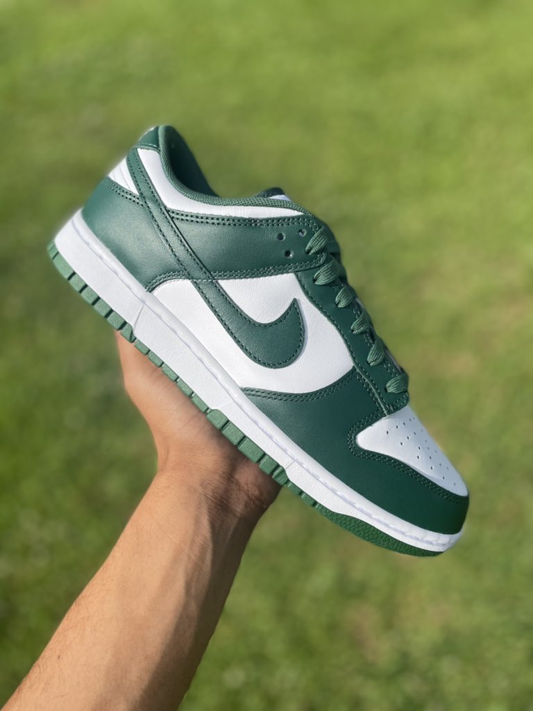 dunk low forest green