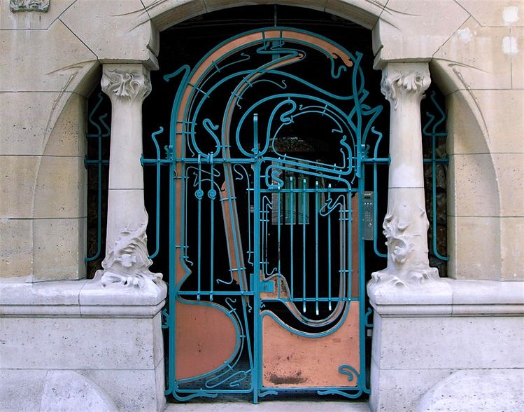widersennse's tweet photo. Art Nouveau akımının etkisiyle tasarlanmış kapılar. https://t.co/W61UUwxcxc
