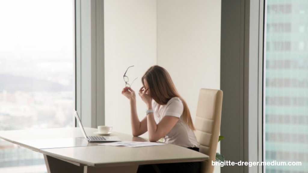 BrigitteMarieD's tweet photo. Before Slack, we communicated in archaic ways, running down the hall to ask our boss if they "had a minute." At the risk of sounding wistful, I liked it. 

Learn why I'm anti-instant messaging for work: https://t.co/Knzoq36rE2

#startups #workculture #worklifebalance https://t.co/f0S6uRiSWI