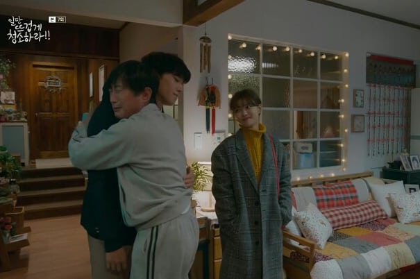 yoojungieeekim's tweet photo. #GilOhSol's Family Is Reuniting Again!!!💙

Our Gil's Family 🥺

Actor #LeeDoHyun (Gil Oh Dol) Reunite Again To His Father #KimWonHae (Gil Gong Tae) In "CWPN". On His New Drama #YouthOfMay  But Not As His Father But His Leading Lady Actress #GoMinSi's Father~~~ https://t.co/goESRszTSN