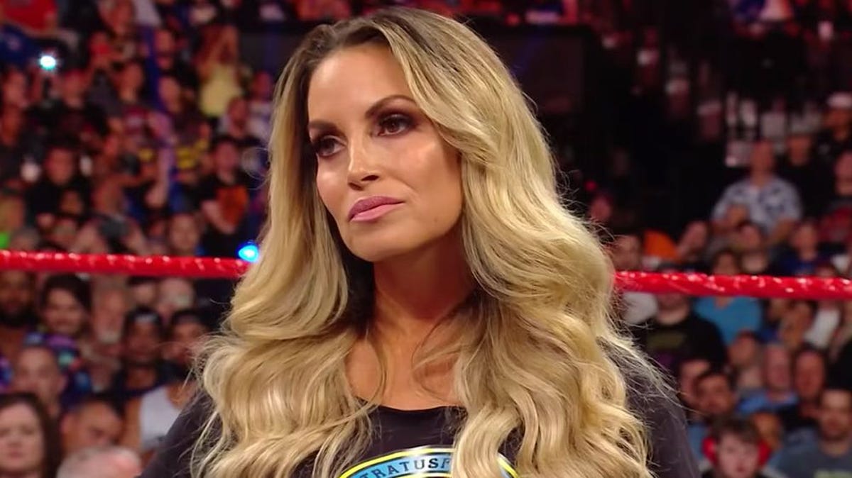 WWE Raw Champion ‘Rips Off’ Trish Stratus https://t.co/CvQZa3ZPQI https://t.co/aLCcMzkMJT