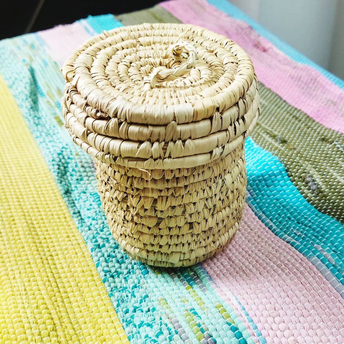 ShilpkariBazaar's tweet photo. Shilpkari Bazaar presents Eco Friendly, handcrafted Jewellery boxes for you, who makes the difference in the world.
A step to support our Earth warriors.
#jewellerybox #handcraftedwithlove #ecofriendly #gogreen #Jammu
#binna #chabhari #amazingjammu @dohhkmr @KhajuriaManu https://t.co/OiGcLhrCyw
