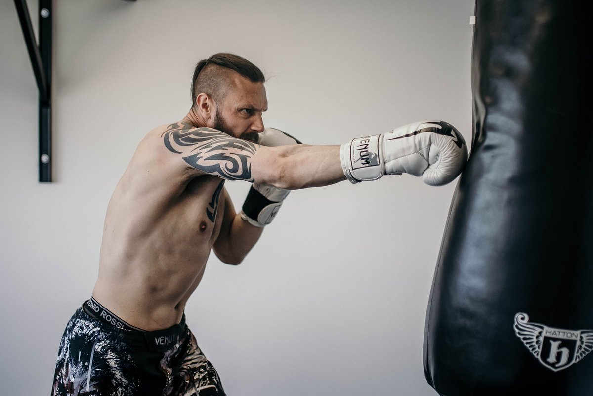 ShaneSeniorUK's tweet photo. Looking for an action actor or fitness model? Get in touch...
Agency: @BaseModelsUK
Gloves and shorts: @venum
#boxing #kickboxing #fitness #fitnessmodel #modelling #modellingagency #basemodels
#actor #actionactor #actionactors #gymshoot #gymmen #boxingphotos #toughguys https://t.co/Qf6WY9vyDi