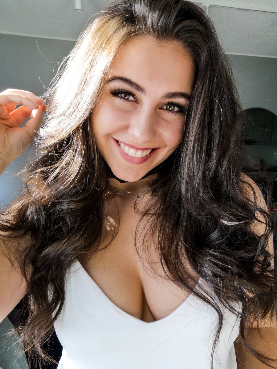 Lanzi on X: Don't forget, it's 50% off my OnlyFans until tomorrow!! Don't  miss it ✨ RT to get a dm ;) t.coQQ5a2rdIn0  X