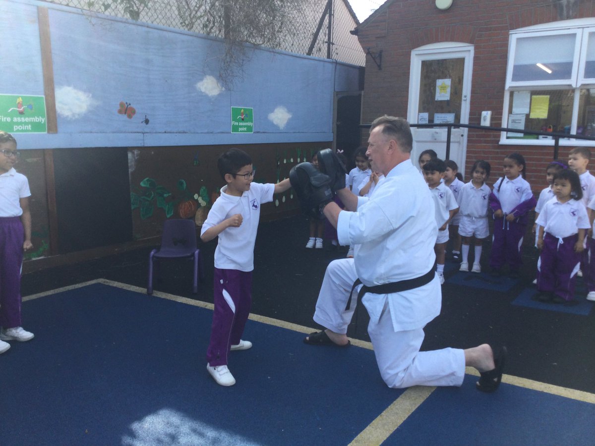 Fun in the sunshine at our Karate Club taster sessions today.  Thanks to Stephen and Richard  <a href="/loughtonkarate/">Loughton Karate Club</a> #martialarts #daiglen #persevere #excel #prepschool #education