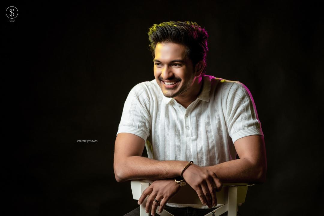 dhiwaravi's tweet photo. Impressive new photoshoot of #Mugen @themugenrao 👍

📸 @jefreezestudios 

@DoneChannel1 https://t.co/Tjo7rSM8gA #velan @MugenArmy @MugenSoldiers