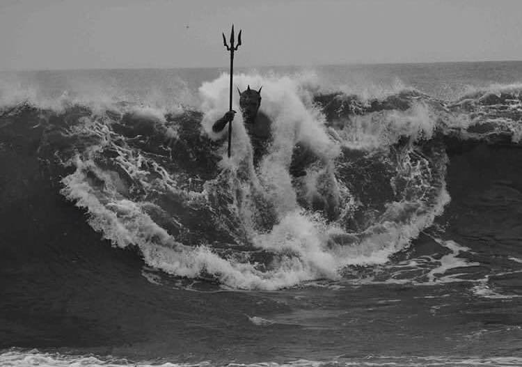enfesmekanlar's tweet photo. Poseidon Heykeli,İspanya🇪🇸 https://t.co/f86z7BPabH