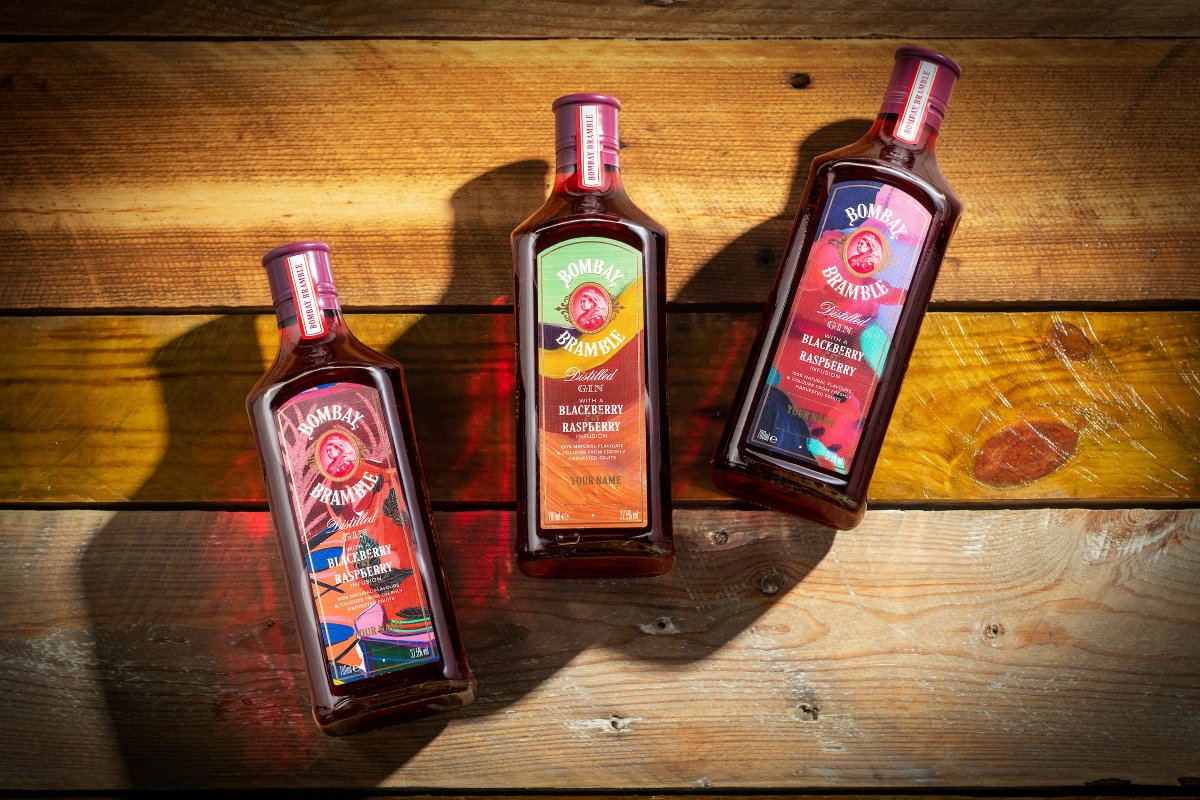homeofbombay's tweet image. Check out the Bombay Bramble Ripe for Discovery Artist Series, limited edition labels. ⁠⁠Why personalise one, when you could personalise the whole collection?⁠ ⁠shop.bombaysapphire.com/collections/pe… (UK delivery only, free delivery on orders over £50.00.) #BombayDistillery #BombayBramble