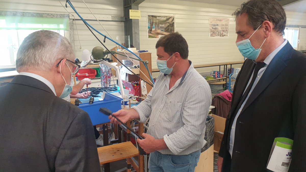 GohetPatrick's tweet photo. Je suis admiratif du travail réalisé par les ouvriers de l'atelier de #Pontmain de @LADAPT #Mayenne, plus spécifiquement sur les activités de câblage et de sous-traitance. https://t.co/IClvEhUsfu