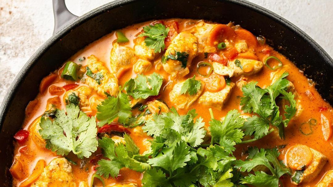 lecreuset's tweet photo. The kitchen's hardest worker: Our cast iron skillet is a versatile essential — and its matte black enameled interior doesn't require the difficult seasoning or upkeep of raw cast iron.
Skillet: https://t.co/gjET540EOk
@saltandlavender Chicken Curry: https://t.co/KIMnmVWoFd https://t.co/JoZqRWHeUn